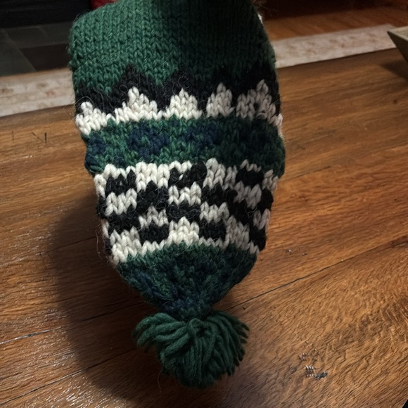 Wool knitted geeen Santa sweater hat with Pom Pom - Picture 5 of 8